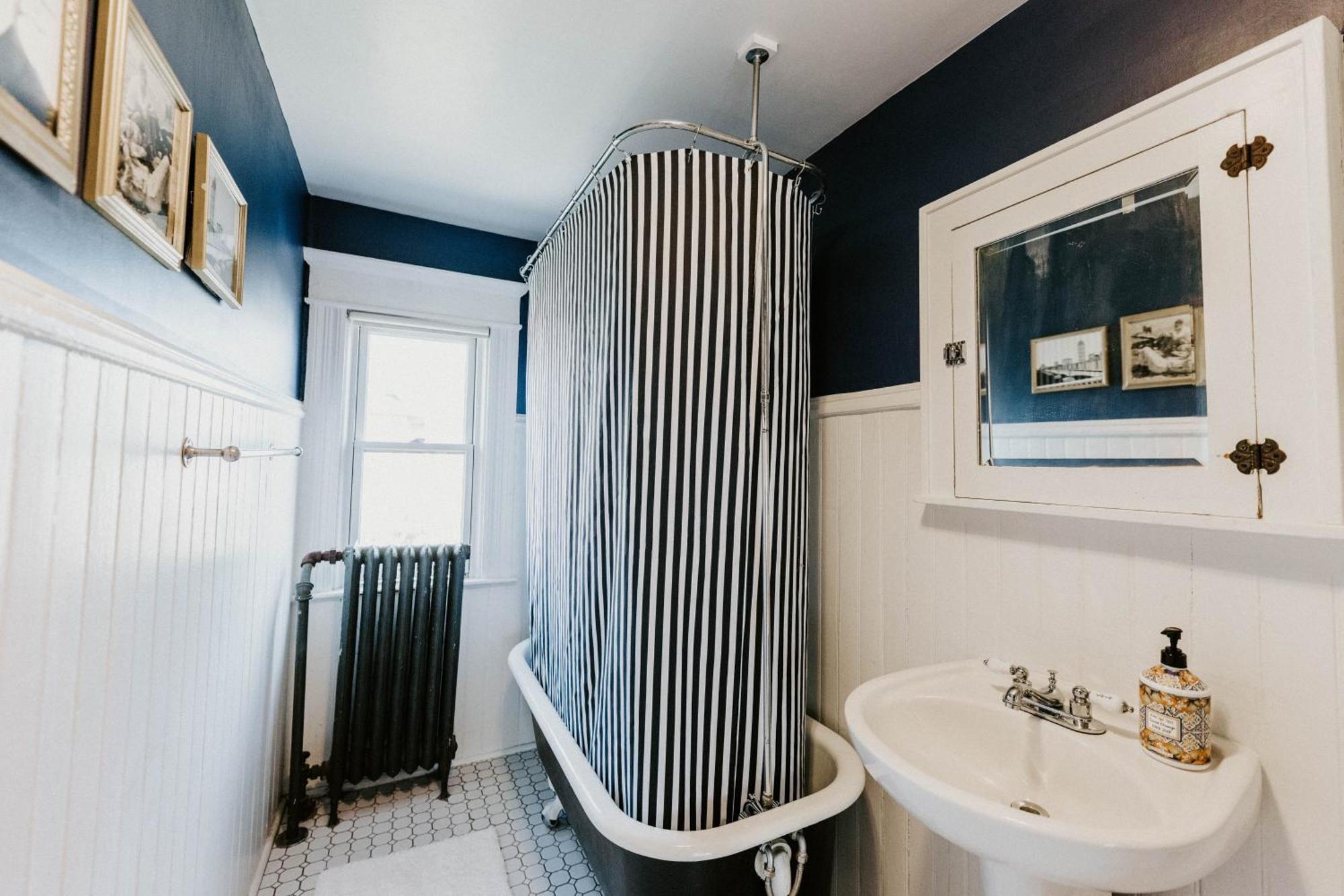 Retro Gem Box Victorian Steps From Irvine Park Apartment Saint Paul Exterior foto