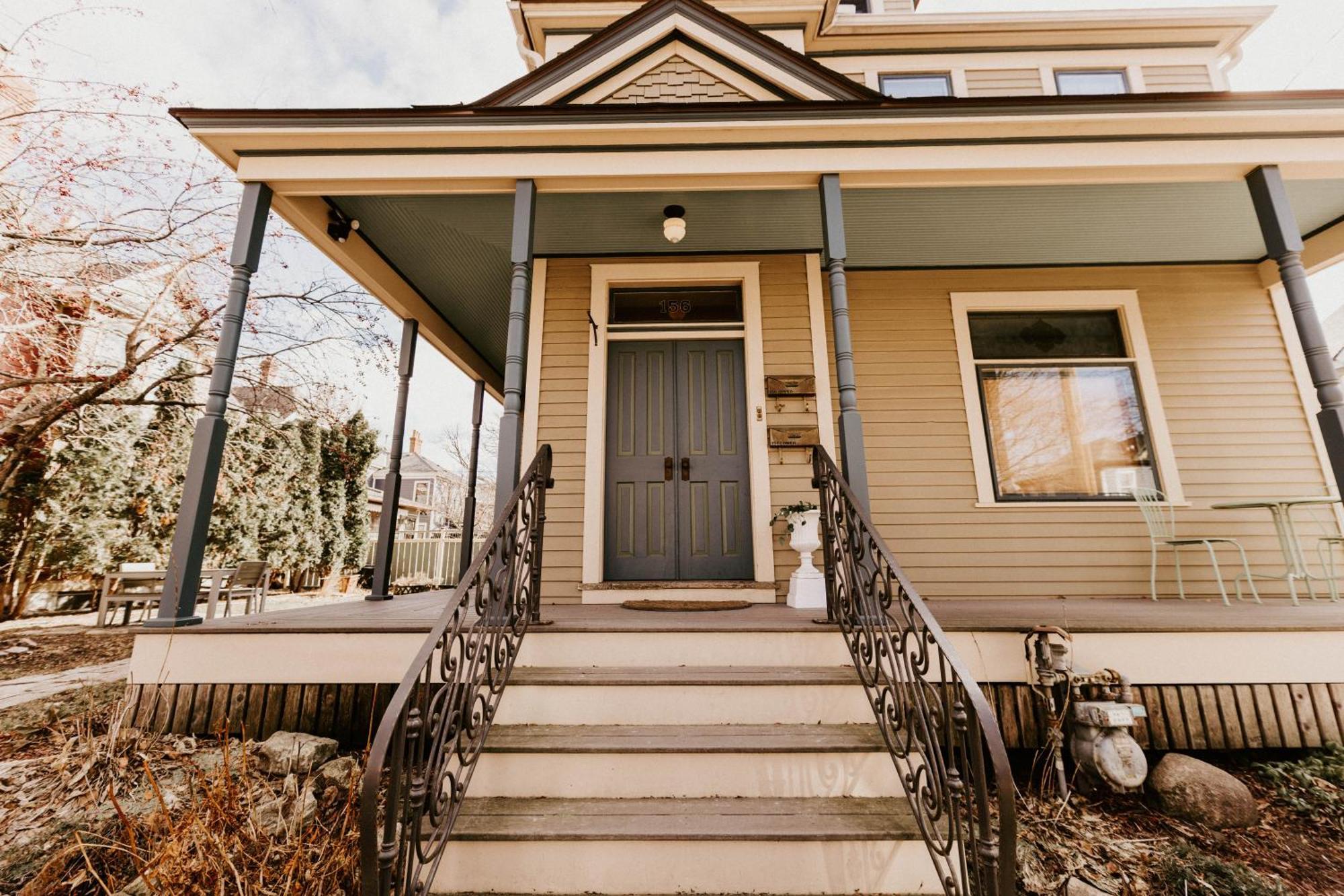 Retro Gem Box Victorian Steps From Irvine Park Apartment Saint Paul Exterior foto
