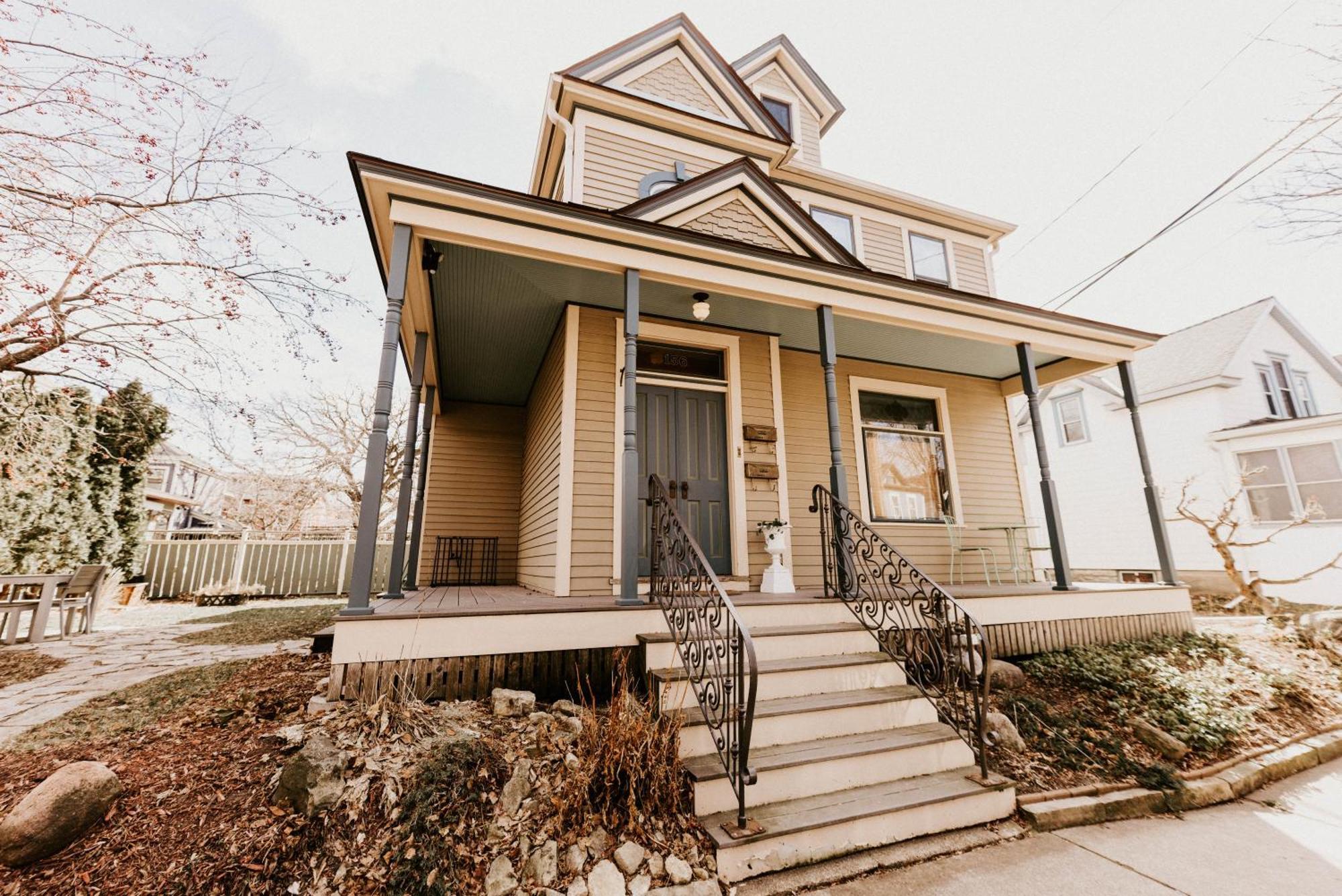 Retro Gem Box Victorian Steps From Irvine Park Apartment Saint Paul Exterior foto