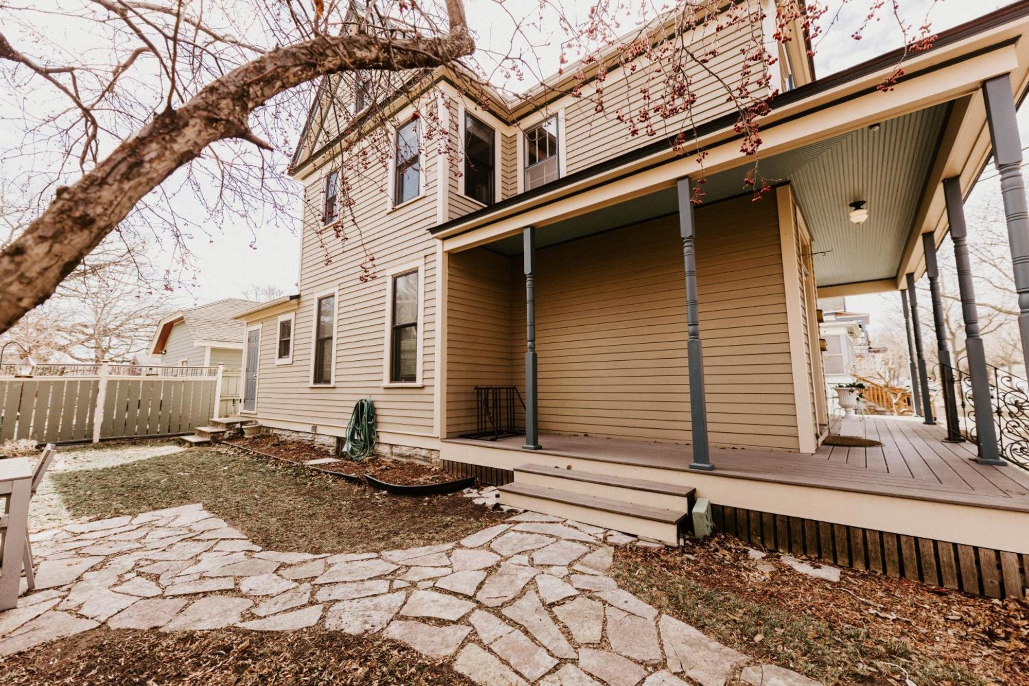 Retro Gem Box Victorian Steps From Irvine Park Apartment Saint Paul Exterior foto